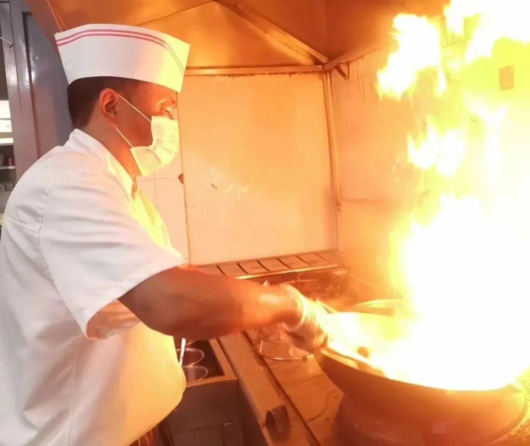 【向下扎根，向上生長(zhǎng)】趙寶國：“三尺灶臺(tái)”也能“烹”出美味人生